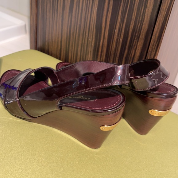 Louis Vuitton sandals - Picture 6 of 11